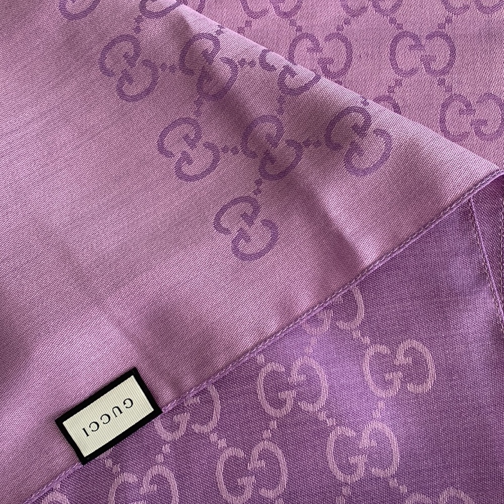 ❤️❤️❤️❤️ Gucci purple reversible scarf with all over logo NEW AUTHENTIC❤… - Picture 7 of 9